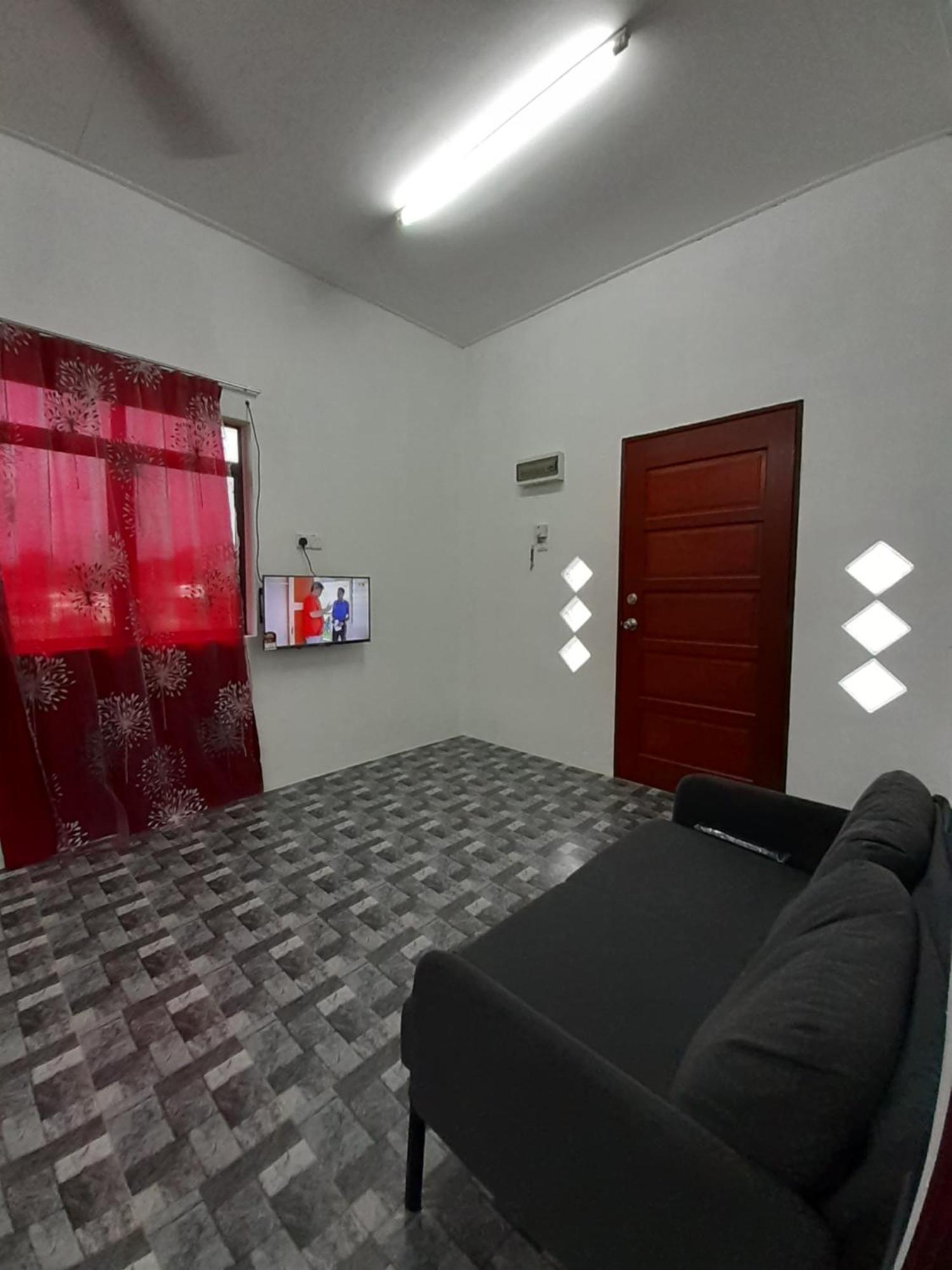 Homestay Idaman B B With 2 Room Aircond 2 Quen Bed And Not Sharing Room -Privacy Куала-Тренгану Экстерьер фото