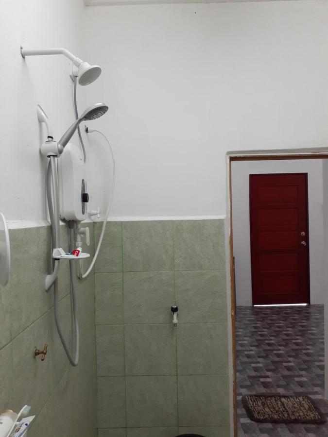 Homestay Idaman B B With 2 Room Aircond 2 Quen Bed And Not Sharing Room -Privacy Куала-Тренгану Экстерьер фото